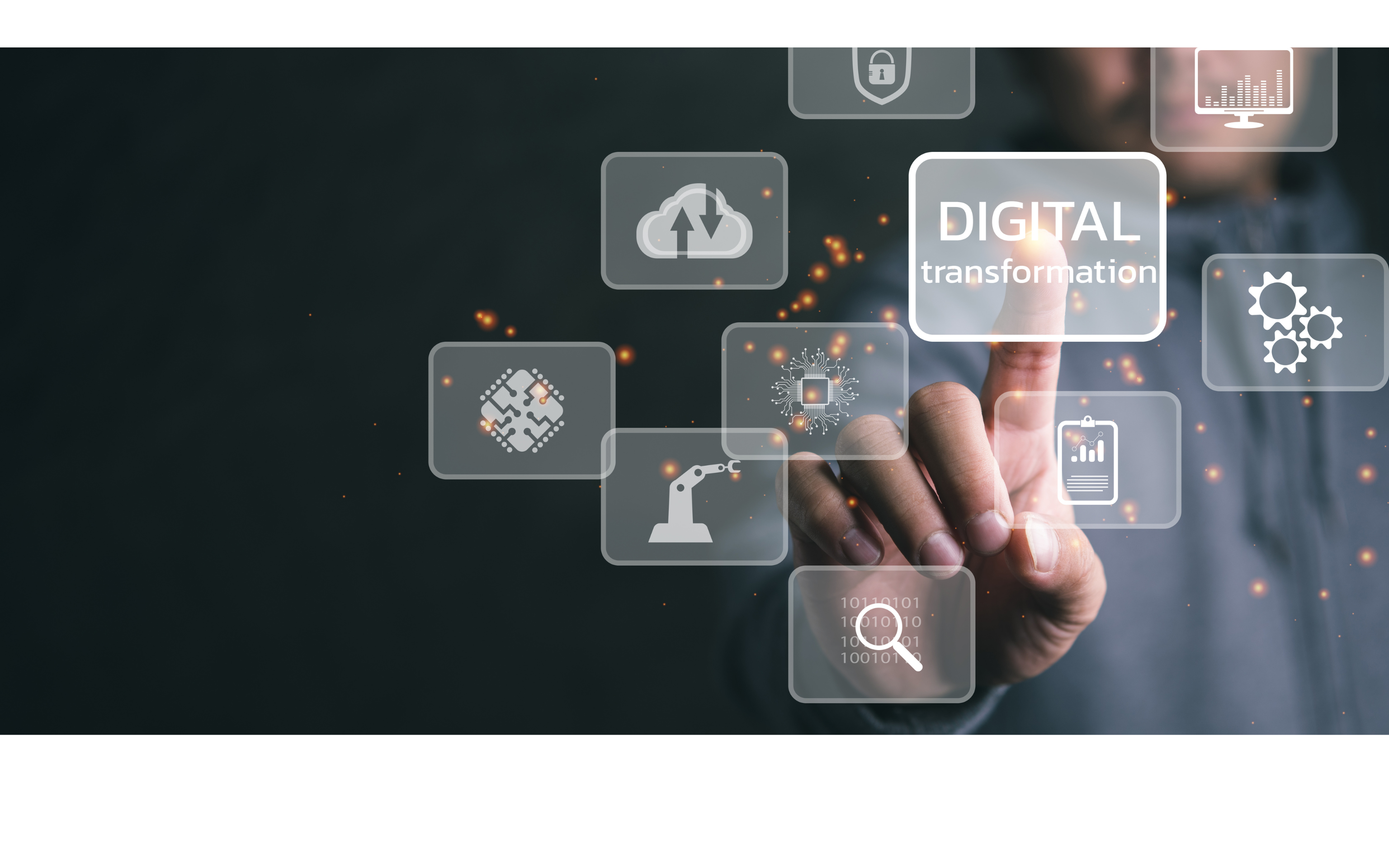 Homme qui clique sur le bouton digital