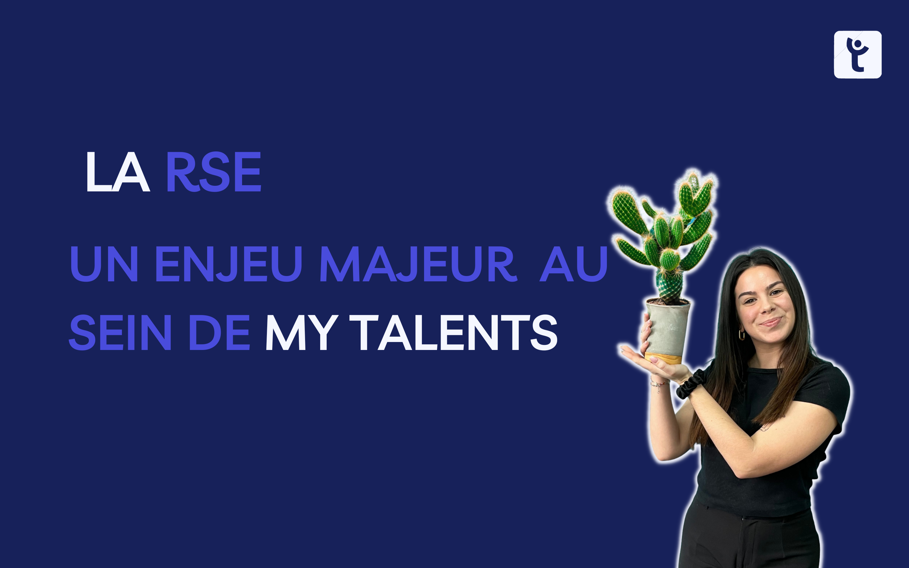 Femme avec un cactus dans les mains